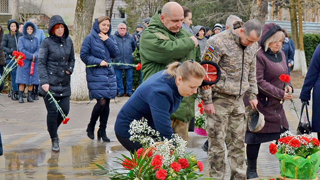 В пгт Первомайское состоялся митинг, посвященный Дню неизвестного солдата. 