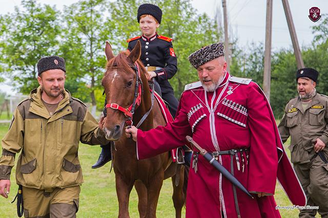 Крымское ОКО провело обряд  "Посажение на коня"  