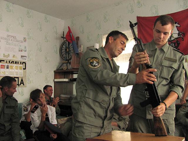 Щёлкинские казаки проводят уроки начальной военной подготовки