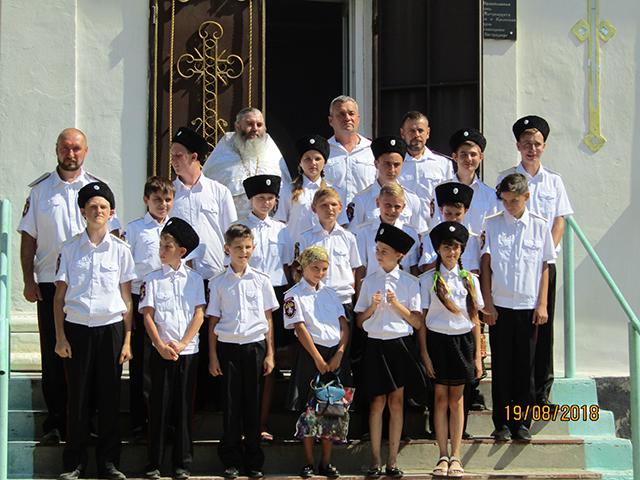 Крымские казаки приняли участие в праздничной службе