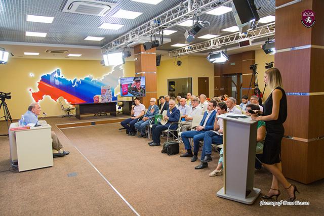 В Симферополе состоялась презентация книги В.Баранца «Спецоперация КРЫМ – 2014»