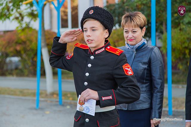  Атаман Крымского округа Вадим Иловченко провел церемонию награждения кадет