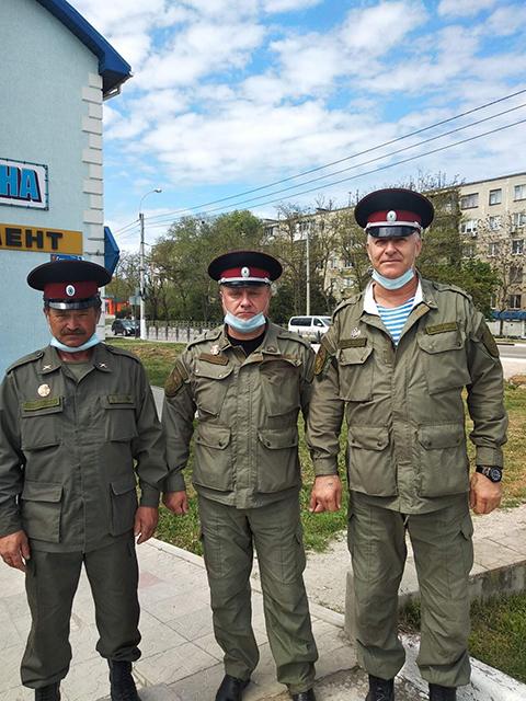  Черноморские казаки Керчи участвуют в контроле режима повышенной готовности 