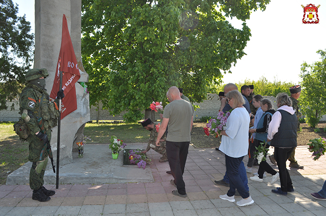Черноморцы-добровольцы второго казачьего батальона почтили память павших воинов в годы ВОВ 