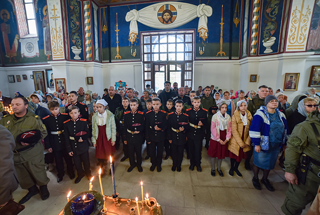 Джанкойские казаки и кадеты приняли участие в празднования Покрова Пресвятой Богородицы