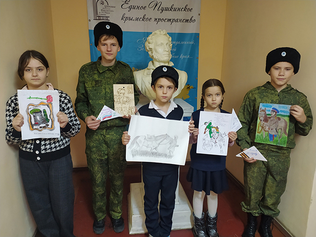 Джанкойские казачата приняли участие в открытии выставки, посвященной казакам-добровольцам