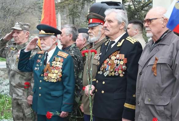 Ялтинские казаки приняли участие в праздничных мероприятиях, посвященных 77-й годовщине освобождения Ялты от фашистских захватчиков
