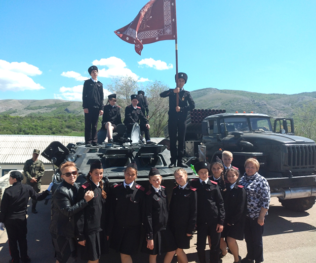 Кадеты казачьих классов ЧКВ приняли участие в параде кадетов