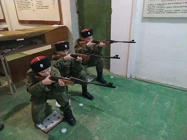 Джанкойские казачата приняли участие в соревнованиях по пулевой стрельбе