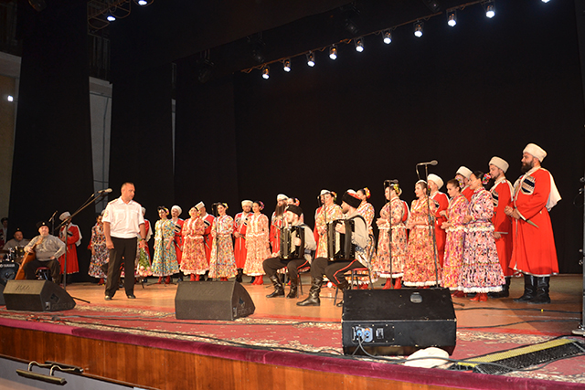 Выступлениями в Крыму Кубанский казачий хор открывает 211-й концертно-гастрольный сезон