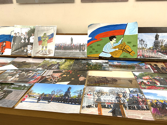 В столице Крыма открылась выставка «Там, где ступает нога казака, наступает мир!»