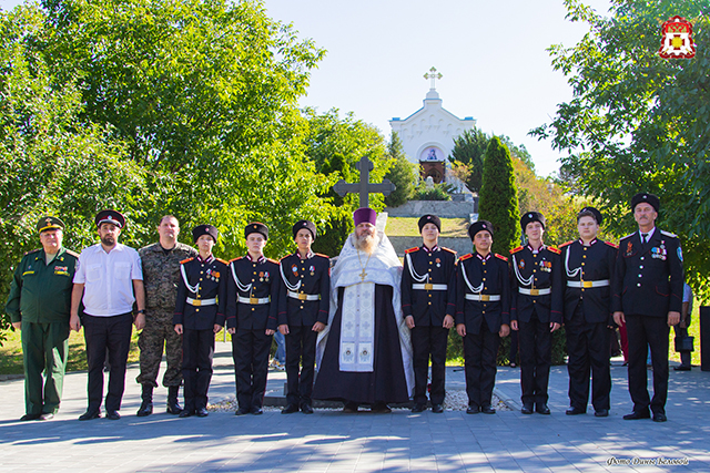 Черноморские казаки и кадеты почтили память павших воинов в Крымской войне