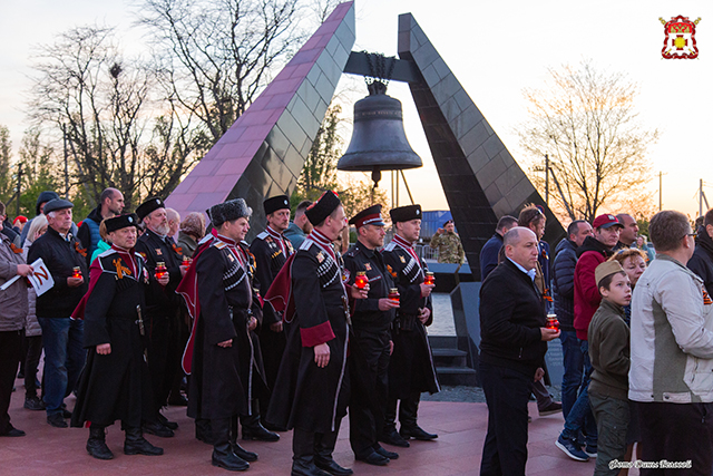 Черноморские казаки зажгли свечи в память жертв концлагеря «Красный»