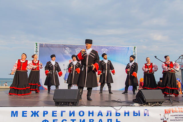 В Крыму прошел фестиваль казачьей культуры «Крымские тулумбасы»
