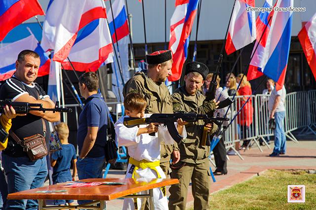 Участие крымских казаков в мероприятии, посвящённое Дню Государственного герба и Государственного флага Республики Крым