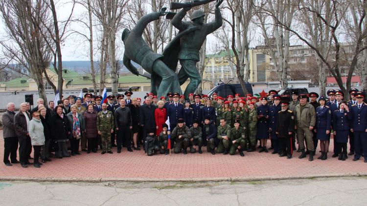   Казаки и кадеты Феодосии приняли участие в эстафете «Дорога памяти»