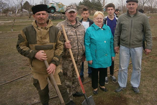 Первомайские казаки приняли участие в акции "Сад памяти"