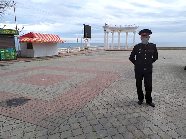Черноморские казаки в Алуште участвуют в охране общественного порядка