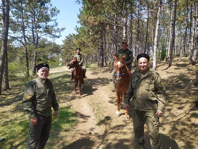  Казаки ХКО "Станица Терская" участвуют в  патрулирование лесного массива 