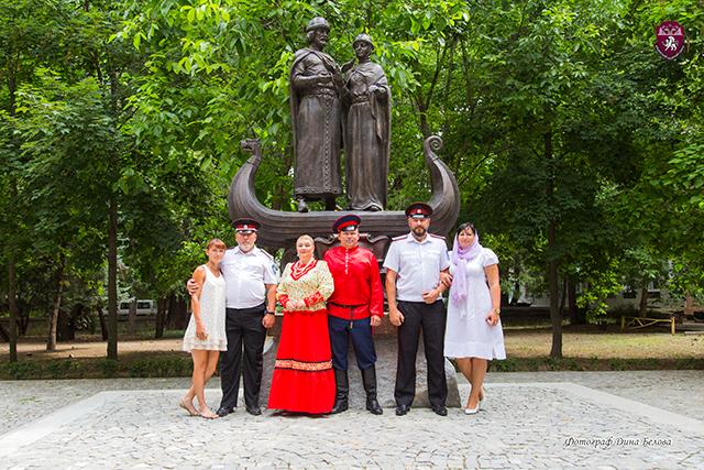  Черноморские казаки отметили День семьи, любви и верности 