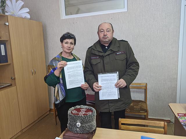 Джанкойские казаки подписали с директором средней школы соглашение о сотрудничестве  