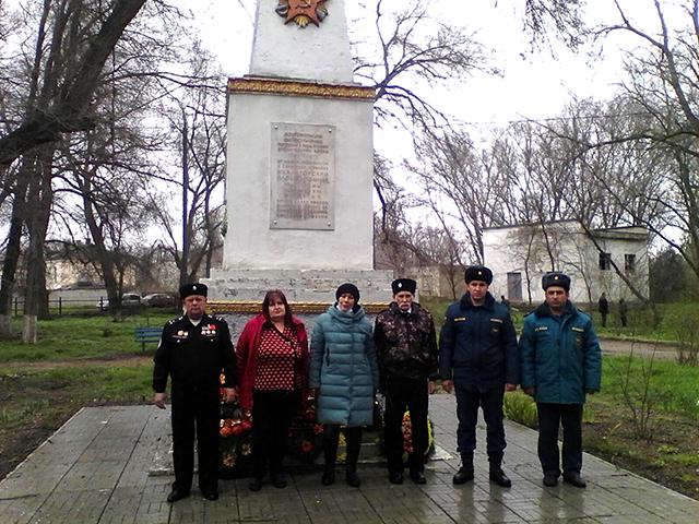 Нижнегорские казаки в годовщину освобождения района почтили память павших воинов