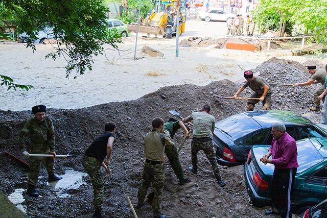 Черноморские казаки приняли участие в ликвидации последствий стихийного бедствия в Ялте