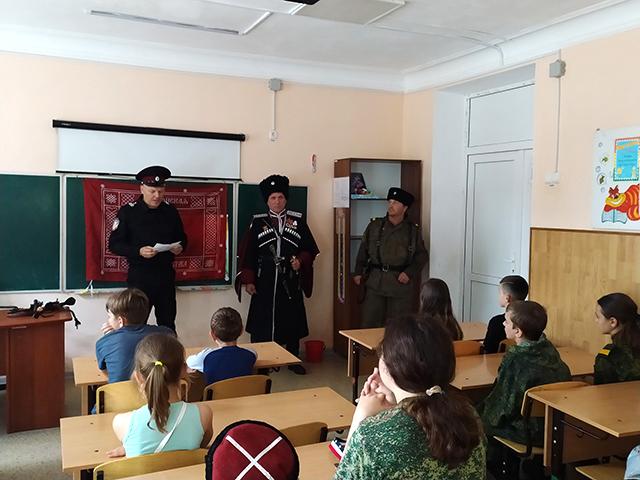 Джанкойские казаки провели урок по истории казачества