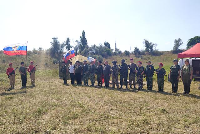 Казаки-черноморцы провели мероприятие, посвященное Дню Государственного флага России