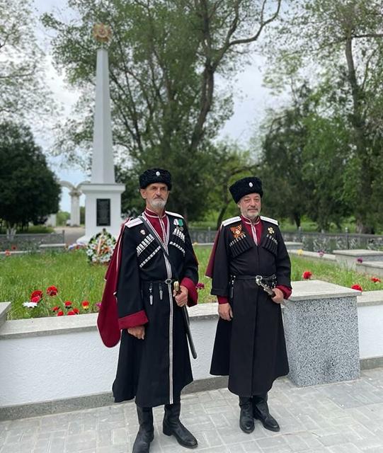  Черноморцы Керчи почтили память погибших казаков в Великой Отечественной войне