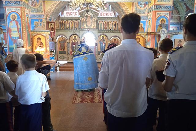 Кадеты «Школы джур» приняли участие в молебне на начало учебного года