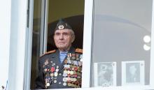 Севастопольские казаки поздравили ветерана с Днём Победы