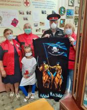 Сакские казаки совместно с "Красным Крестом" доставили гуманитарную помощь нуждающимся семьям
