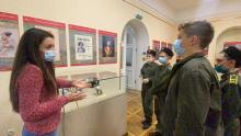 Кадеты казачьего класса посетили планшетную выставку «Казачество на государевой службе»