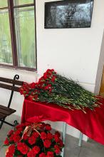 В Феодосии открыли памятную доску погибшему в зоне СВО выпускнику «Школы джур»